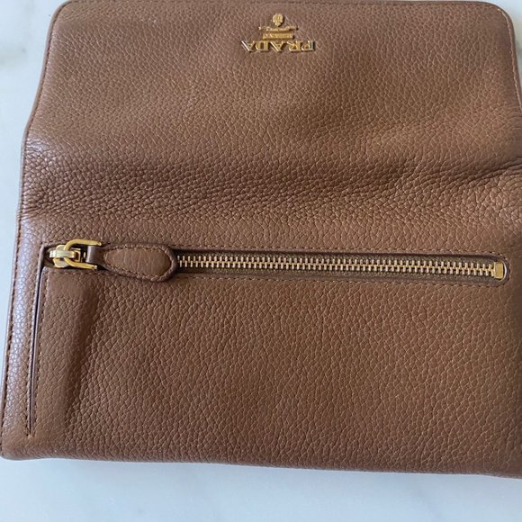 Gorgeous, authentic Prada camel leather wallet - Picture 8 of 14